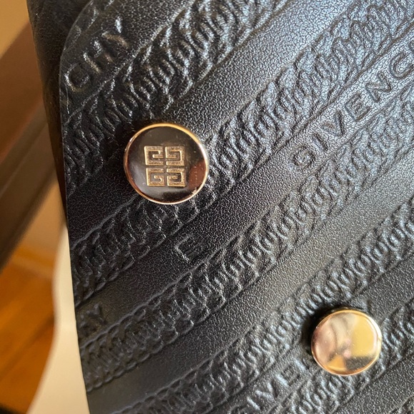 Givency Medium bond logo embossed tote black NEW - Picture 9 of 14